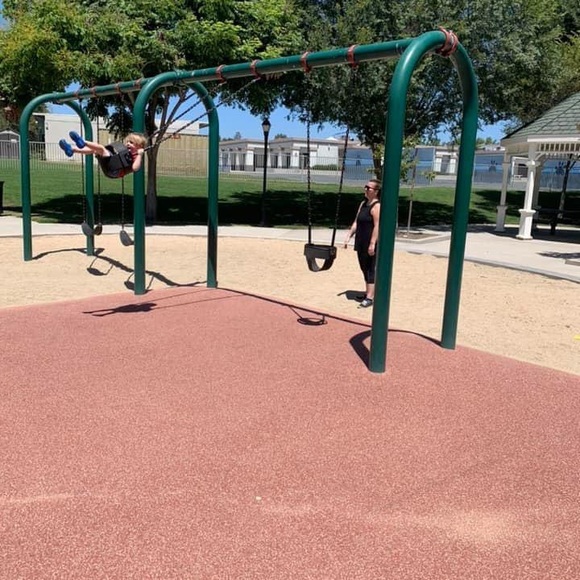 Meet your Posher, Julie - Picture 8 of 9